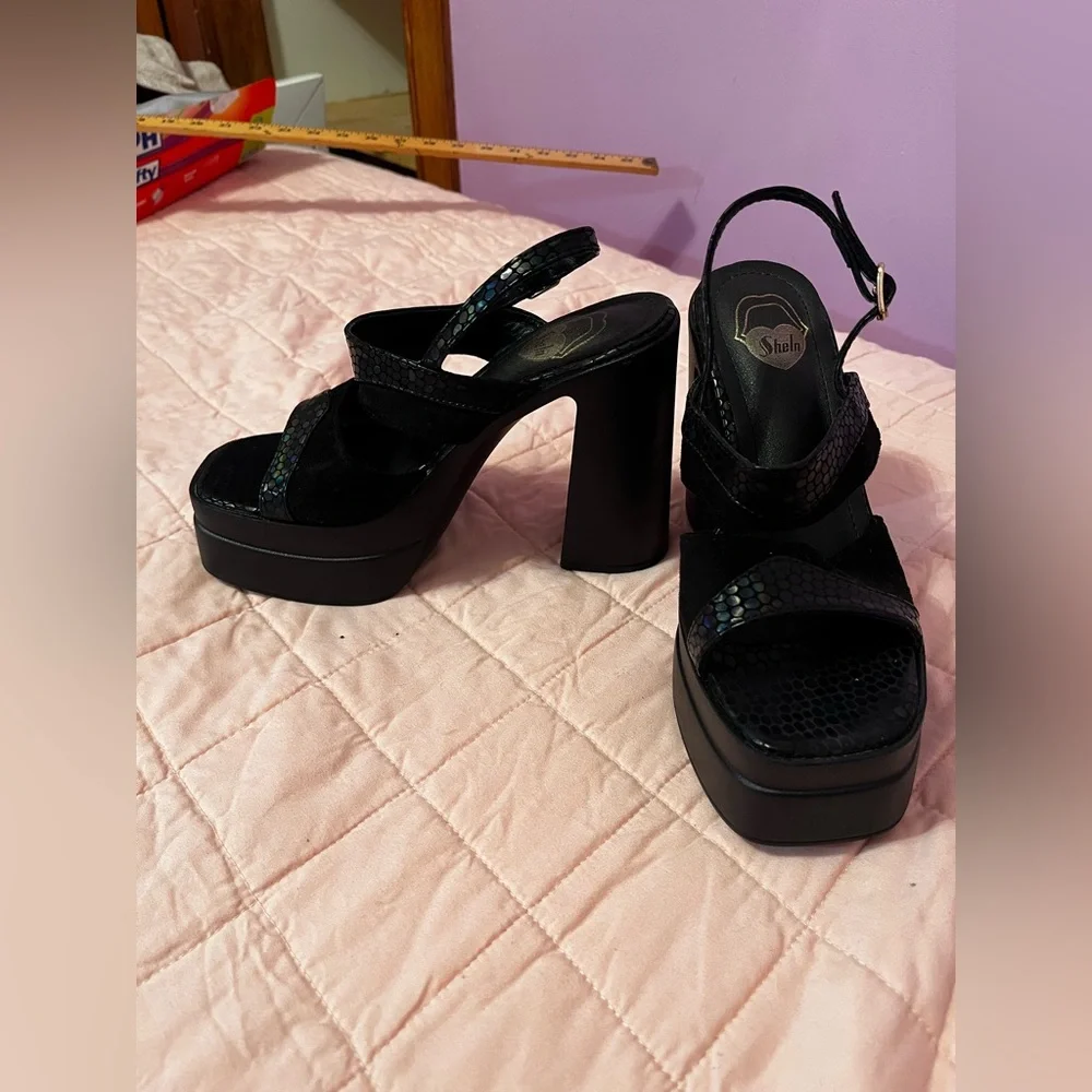 SHEIN Iridescent Black Platform Sandals